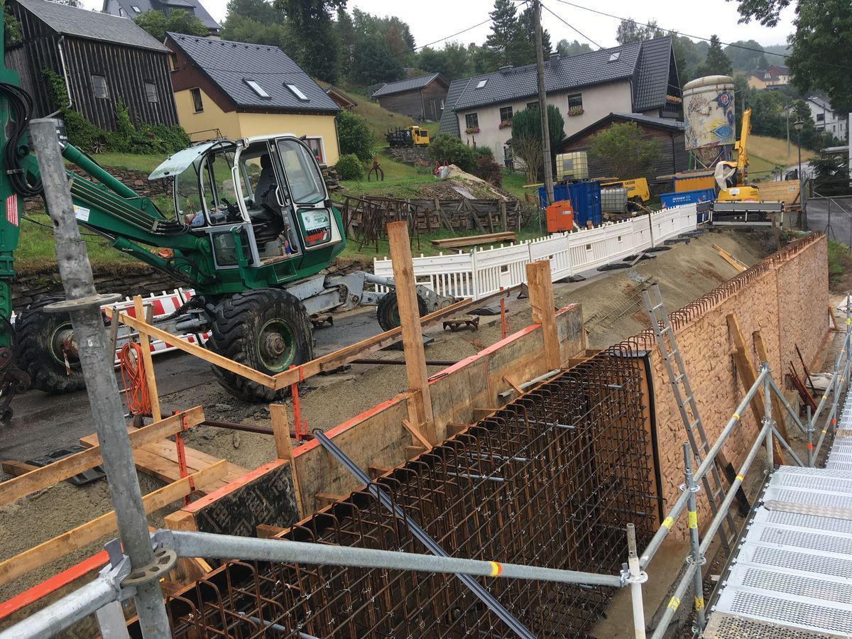 Mitarbeiter der Firma Bräuer auf der Baustelle
