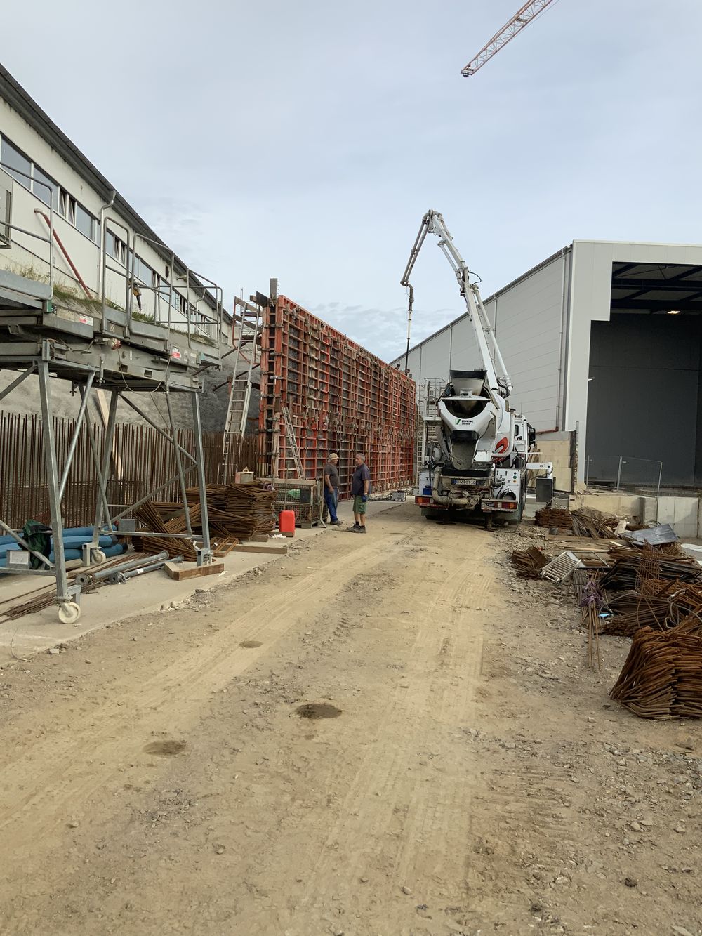Betonage an einer Halle